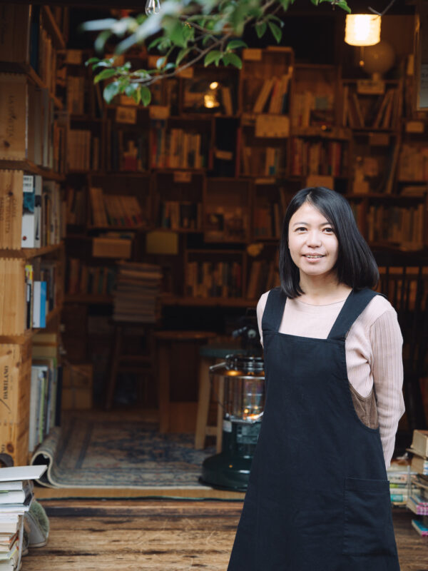 「終わらせる」ことで、次へ—古本屋「風六堂」と「風の図書室」が編む記憶と本｜館山